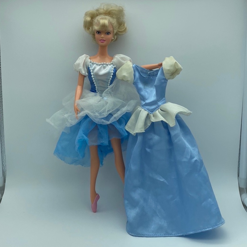 Vintage Disney Store Princess Cinderella BALLERINA DOLL +extra Classic Ballgown